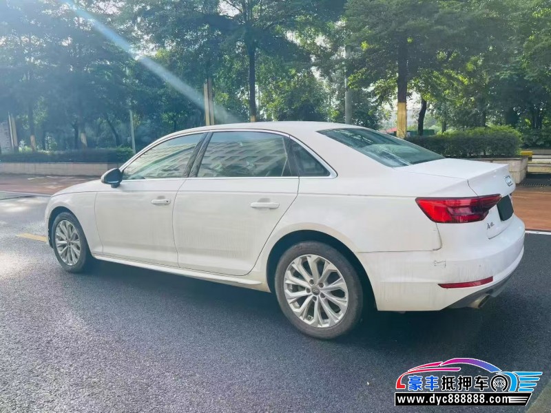 17年奥迪A4L轿车抵押车出售