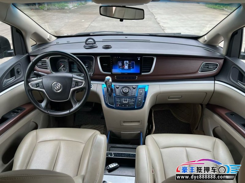 17年别克GL8轿车抵押车出售