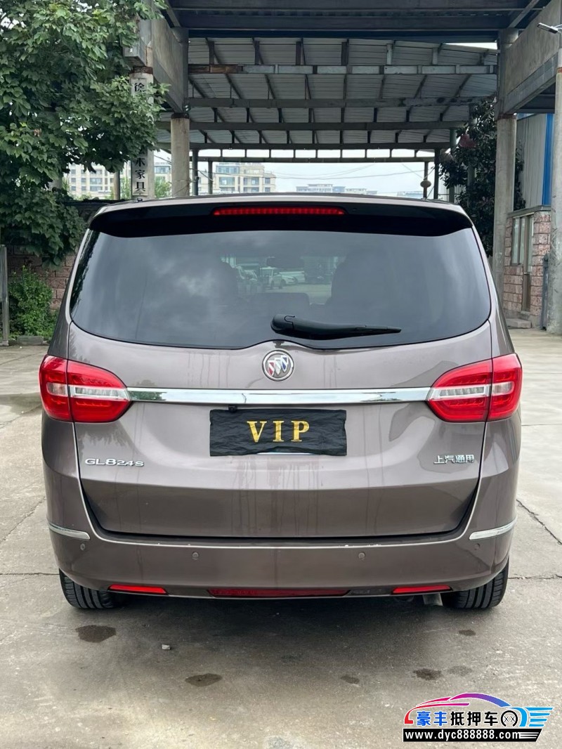 17年别克GL8轿车抵押车出售