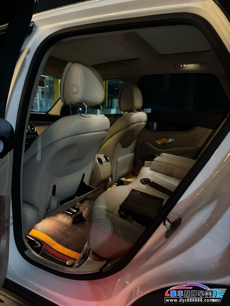 17年奔驰GLC轿车抵押车出售