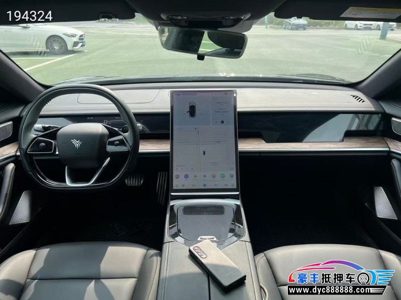 23年哪吒S轿车抵押车出售