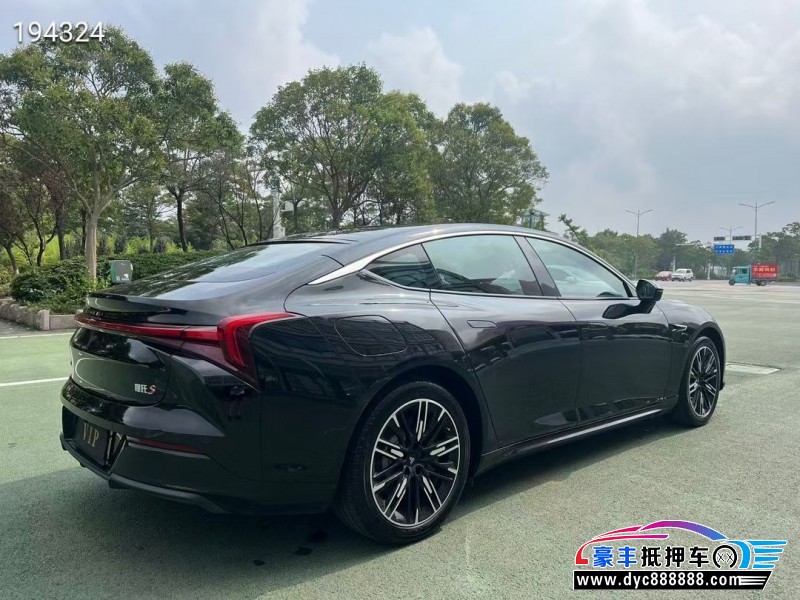 23年哪吒S轿车抵押车出售