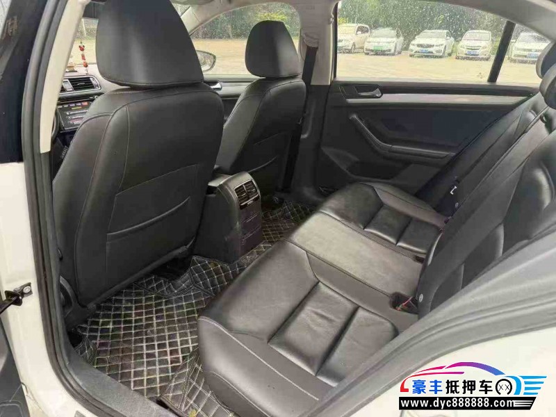 16年大众速腾轿车抵押车出售