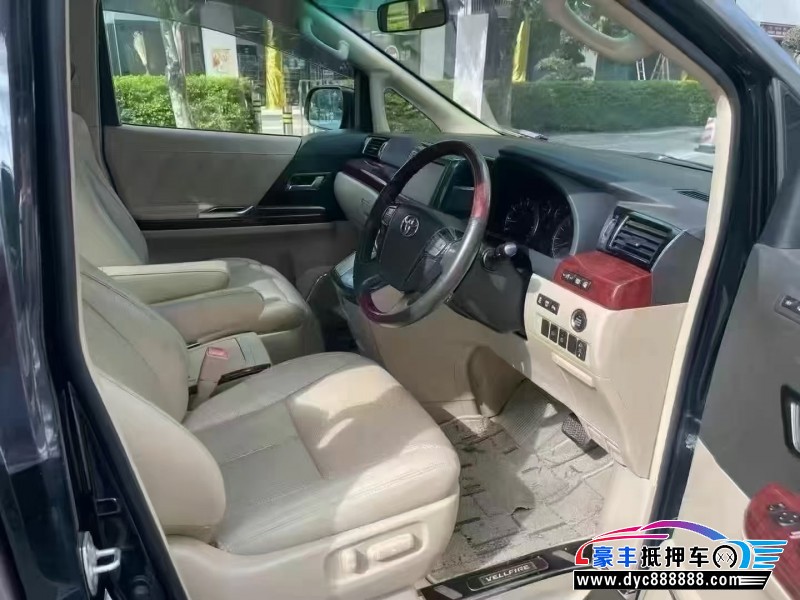 12年丰田威尔法轿车抵押车出售