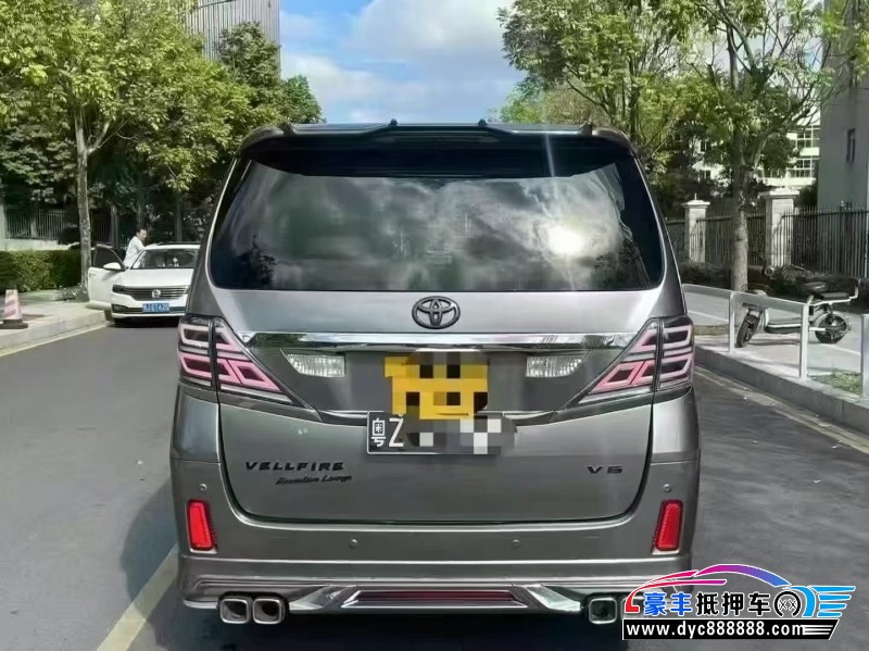 12年丰田威尔法轿车抵押车出售