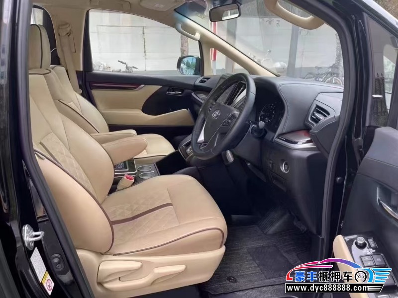 16年丰田埃尔法轿车抵押车出售