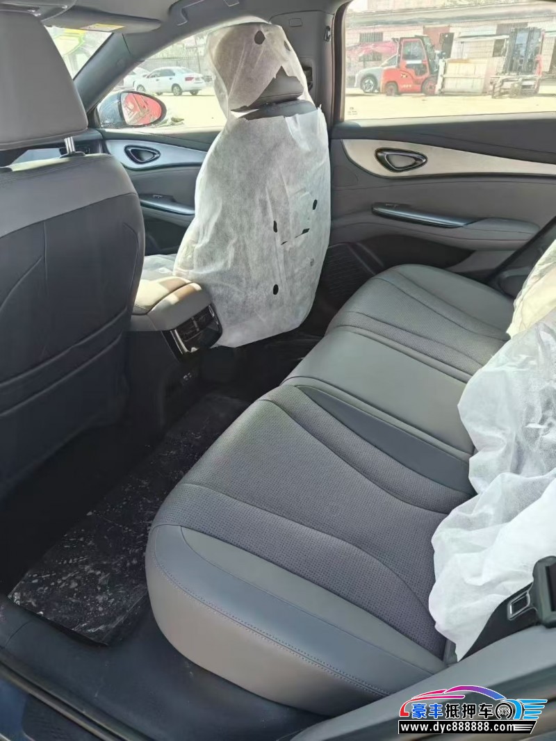 25年比亚迪海豹轿车抵押车出售