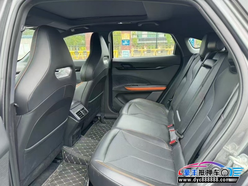 25年长安长安UNI轿车抵押车出售