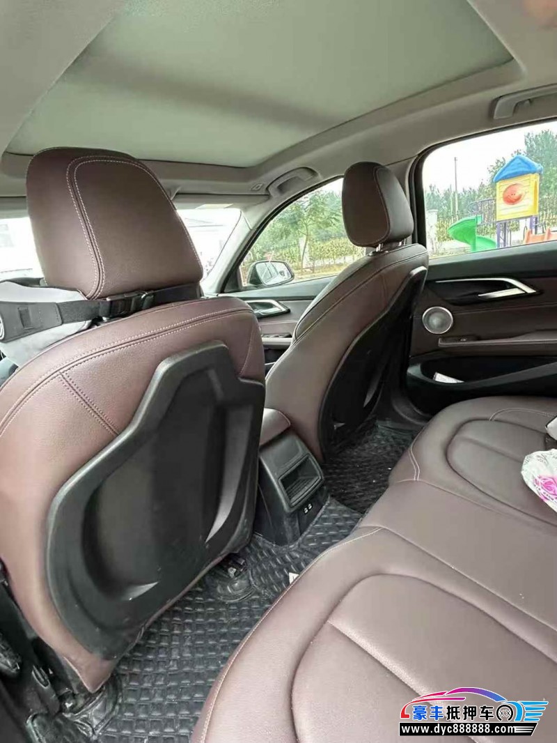 22年宝马1系轿车抵押车出售