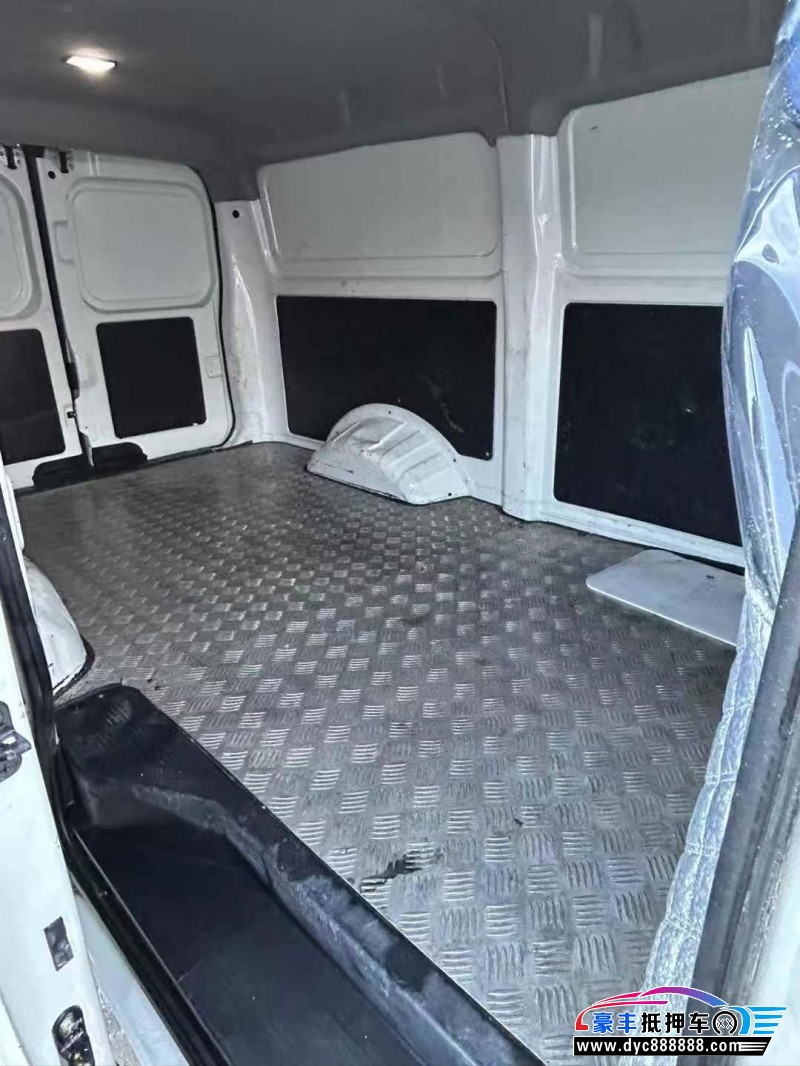 23年东风御风轿车抵押车出售