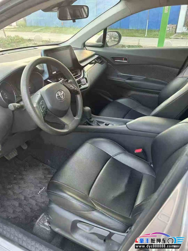 22年丰田C-HR轿车抵押车出售