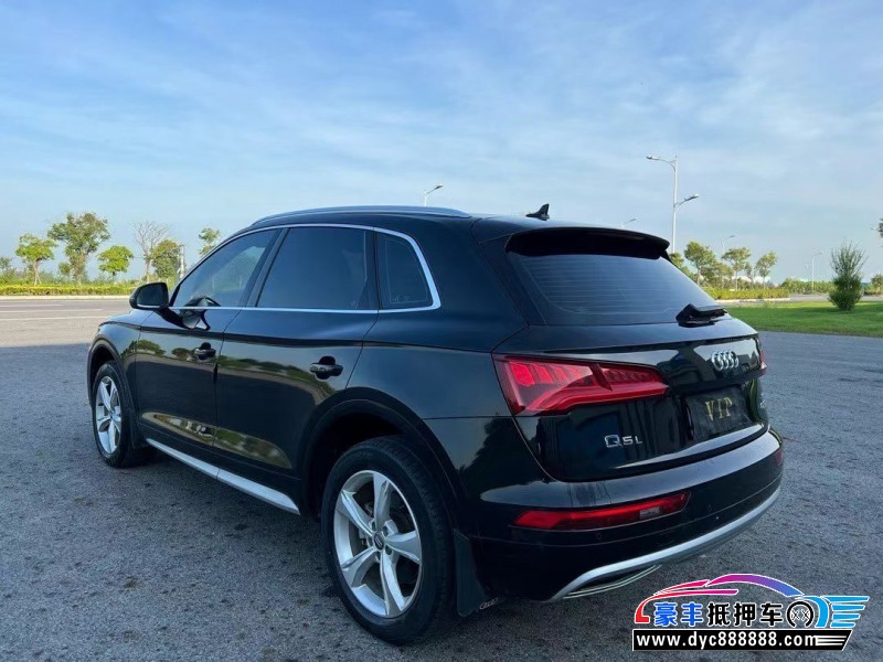 19年奥迪Q5轿车抵押车出售