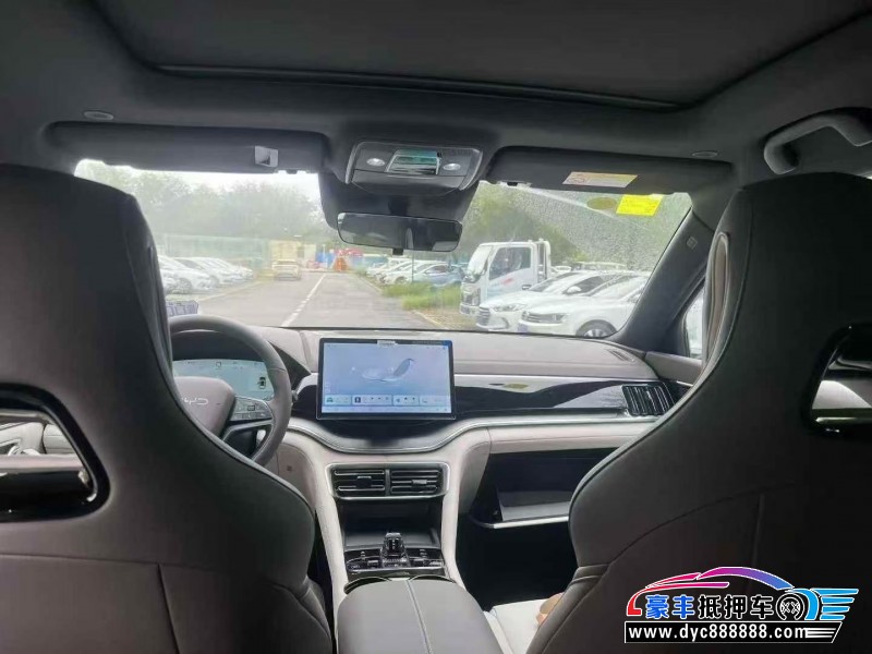 25年比亚迪宋轿车抵押车出售