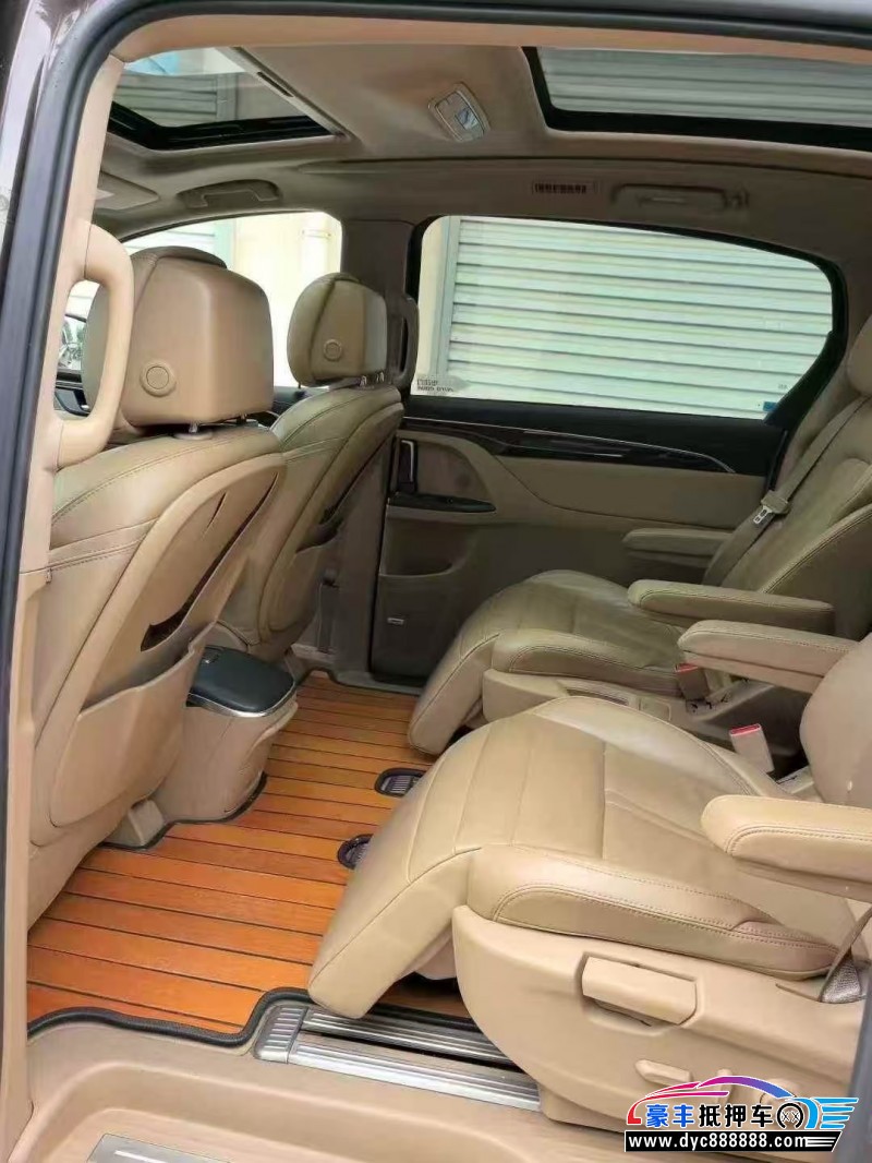 19年别克GL8轿车抵押车出售