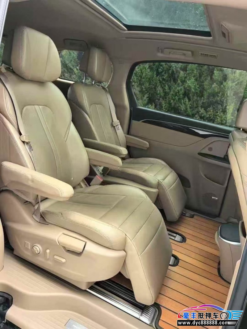 19年别克GL8轿车抵押车出售