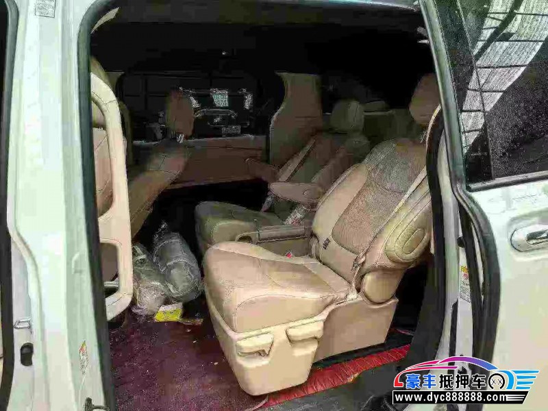 23年丰田塞纳轿车抵押车出售