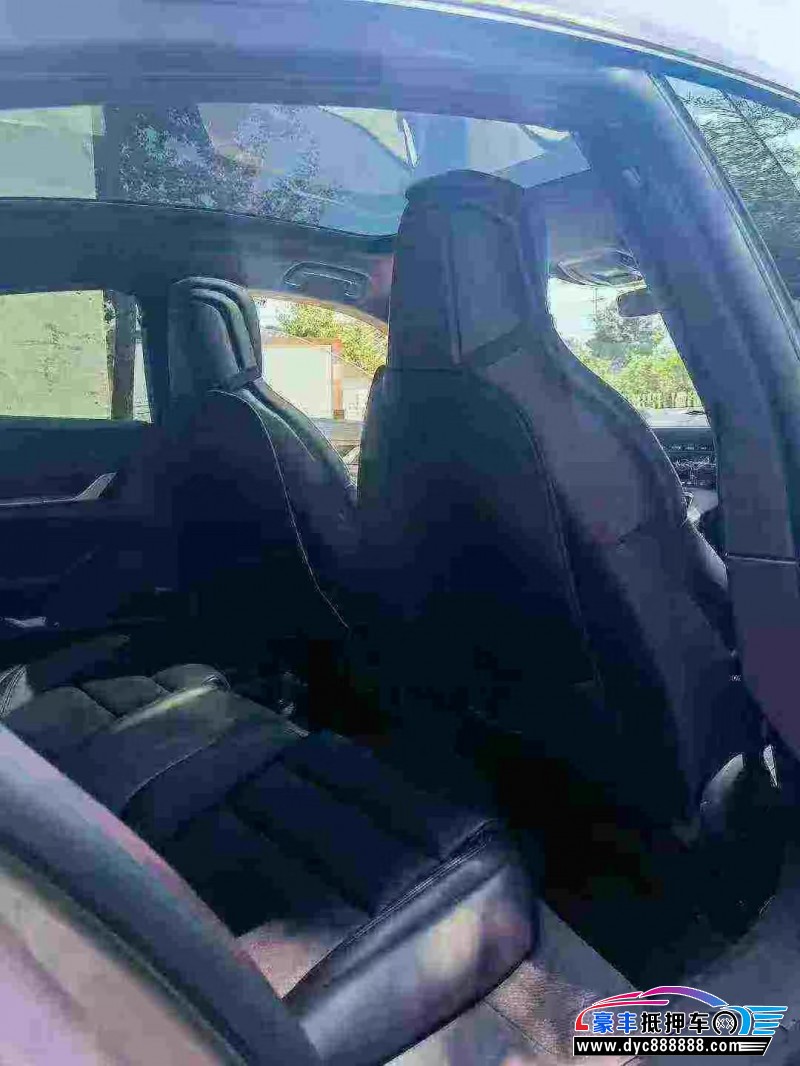 21年保时捷TaYcan轿车抵押车出售