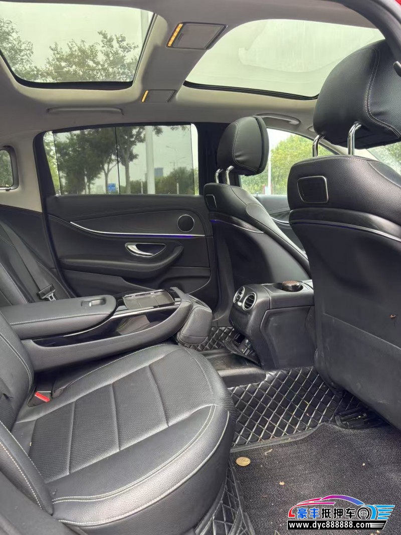 17年奔驰E轿车抵押车出售