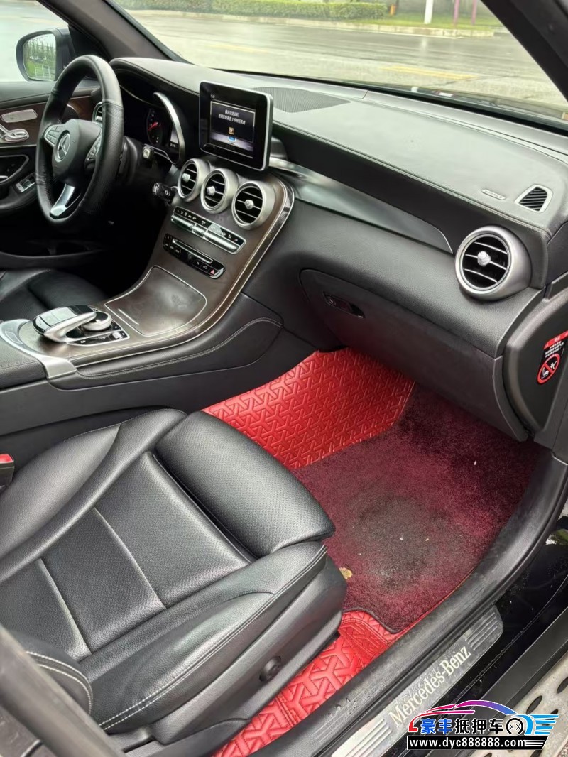 19年奔驰GLC轿车抵押车出售