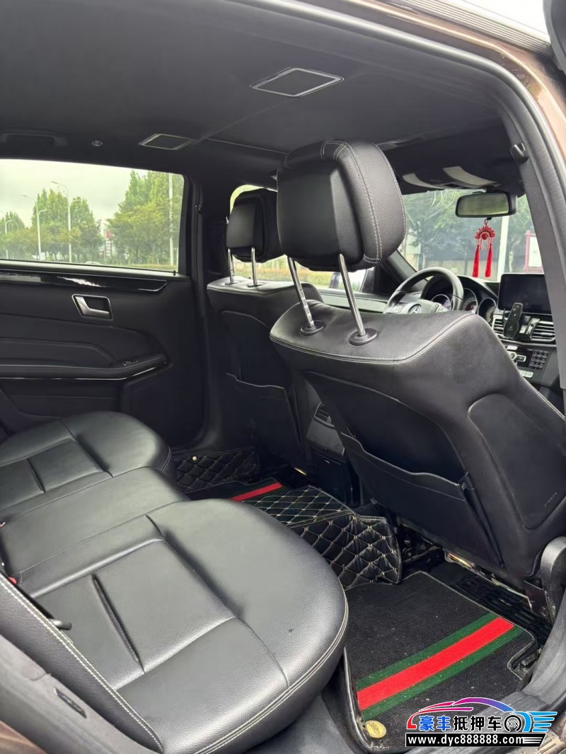 14年奔驰E轿车抵押车出售