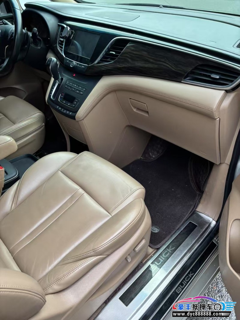 18年别克GL8轿车抵押车出售