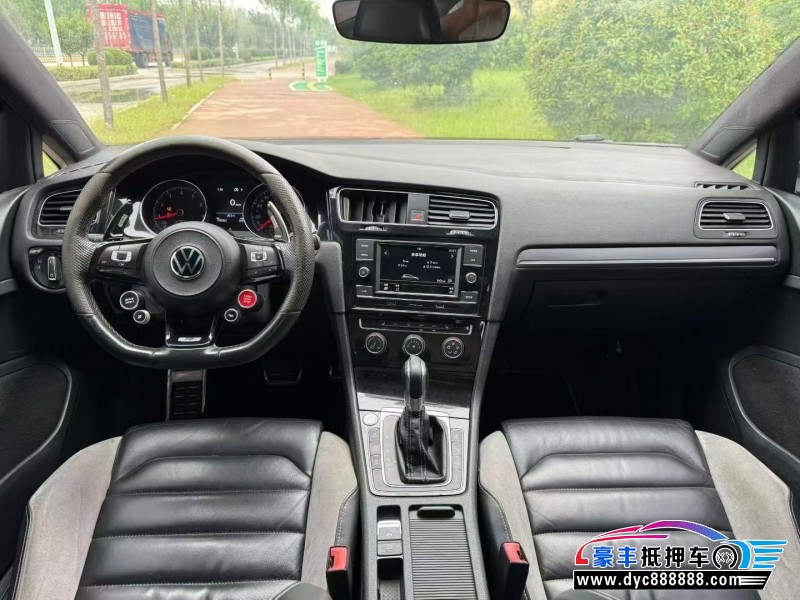 17年大众高尔夫轿车抵押车出售