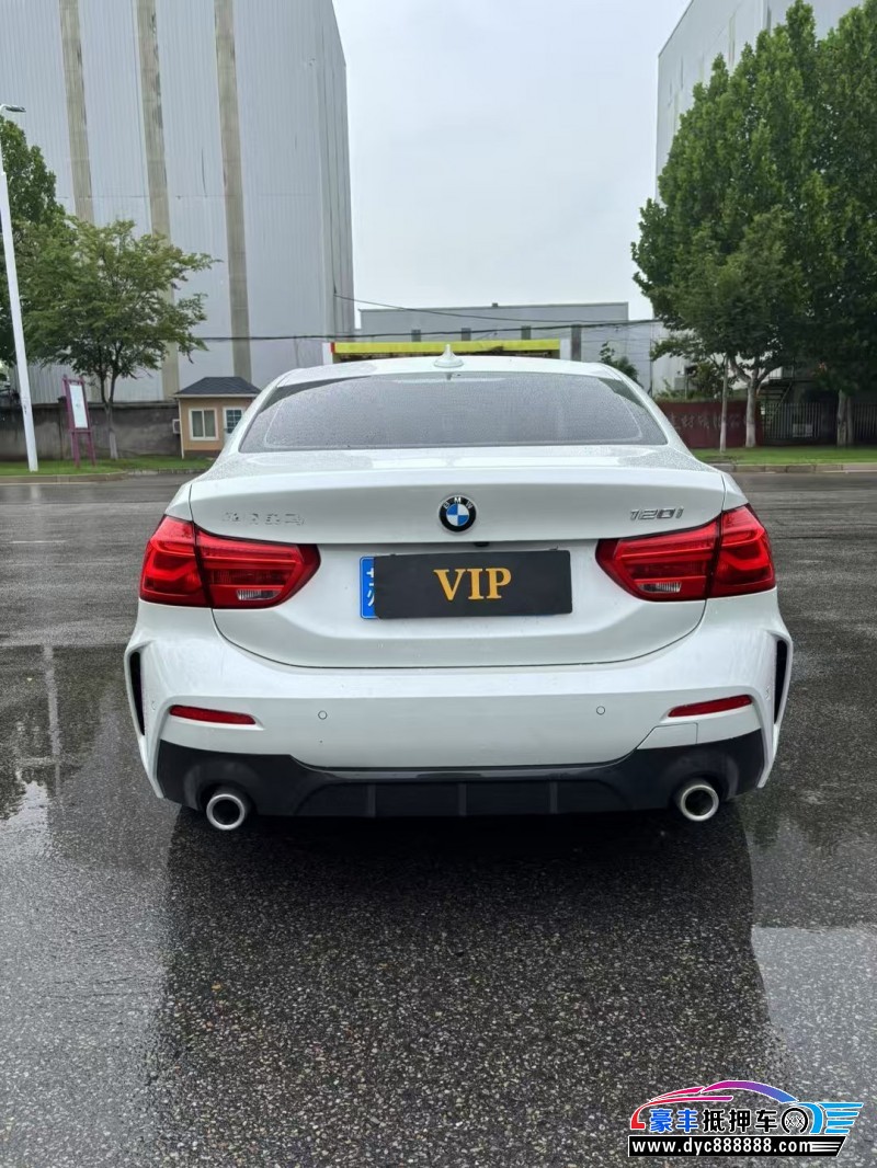 24年宝马1系轿车抵押车出售