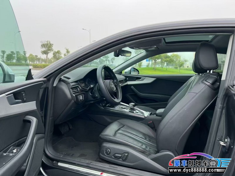 19年奥迪A5轿车抵押车出售