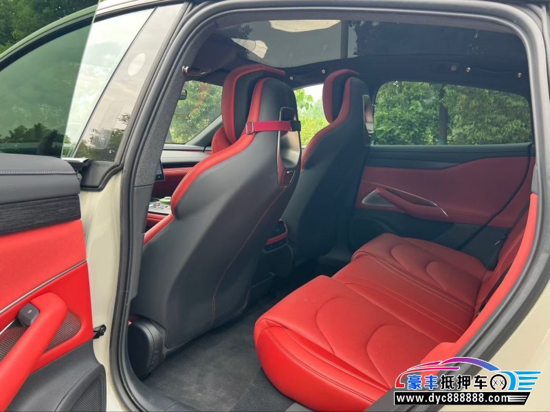 25年小米SU7轿车抵押车出售