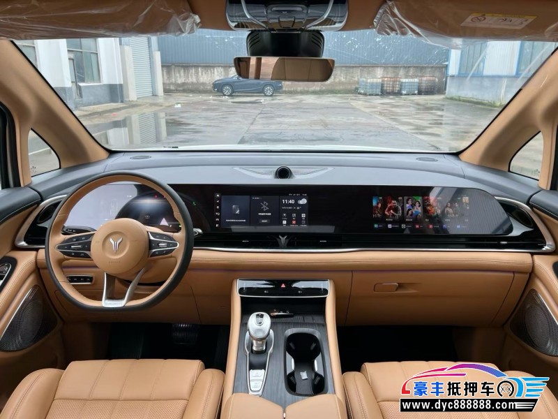 25年岚图梦想家轿车抵押车出售