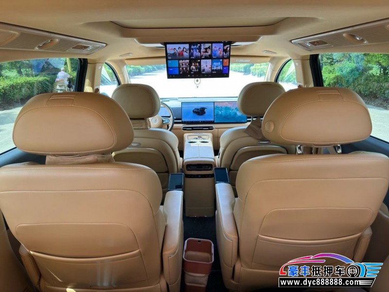 24年岚图梦想家轿车抵押车出售