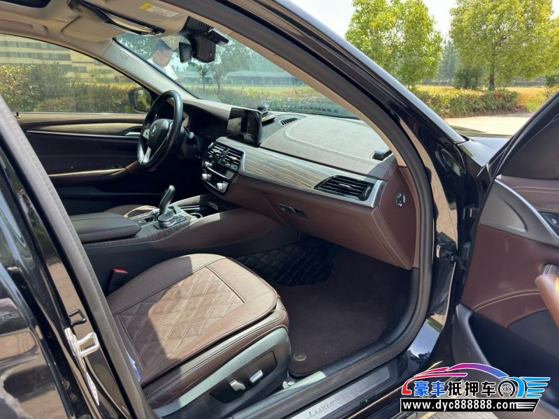 20年宝马5系轿车抵押车出售