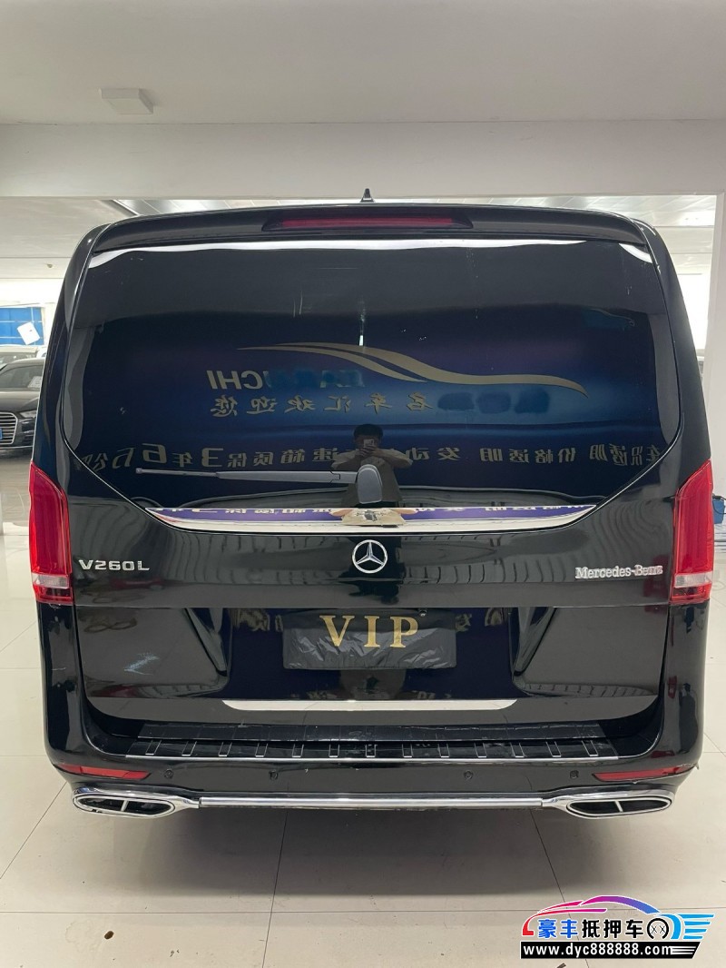 21年奔驰V轿车抵押车出售