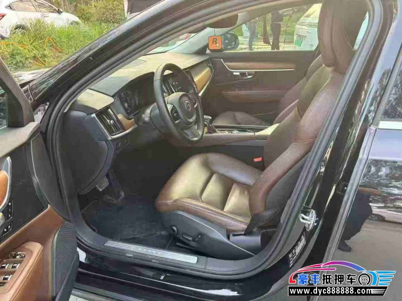 19年沃尔沃S90轿车抵押车出售