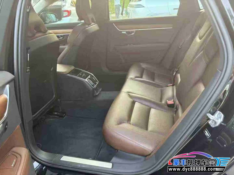 19年沃尔沃S90轿车抵押车出售