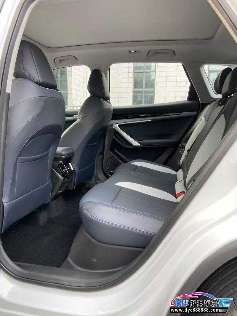 25年吉利博越轿车抵押车出售