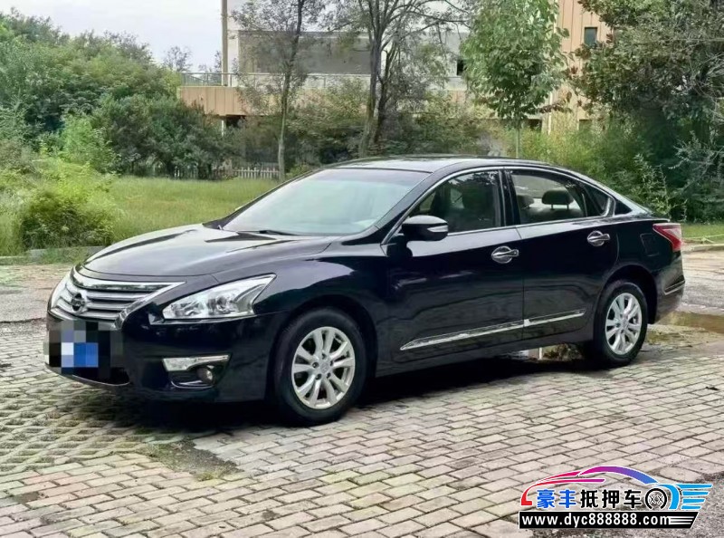 16年日产天籁轿车抵押车出售