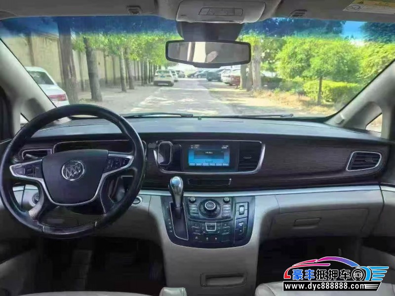 16年别克GL8轿车抵押车出售