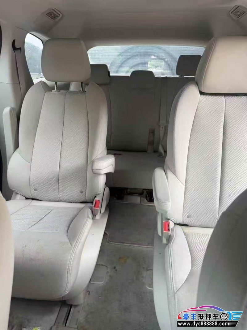 24年别克GL8轿车抵押车出售