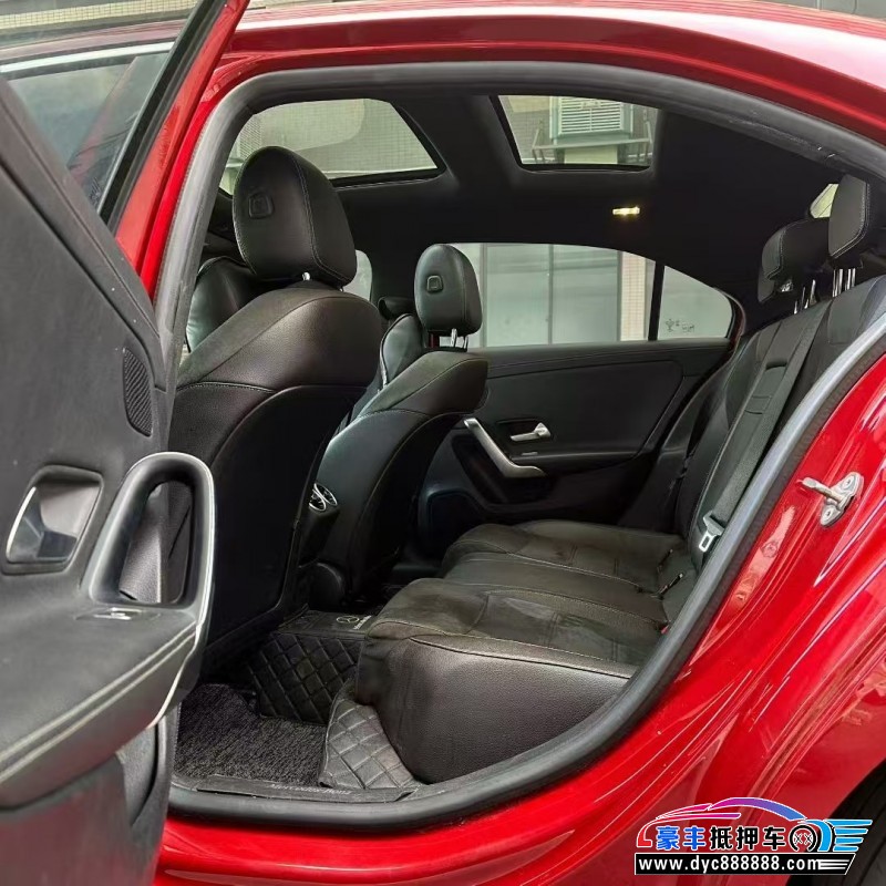 19年奔驰A轿车抵押车出售