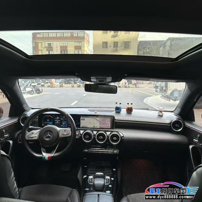 19年奔驰A轿车抵押车出售