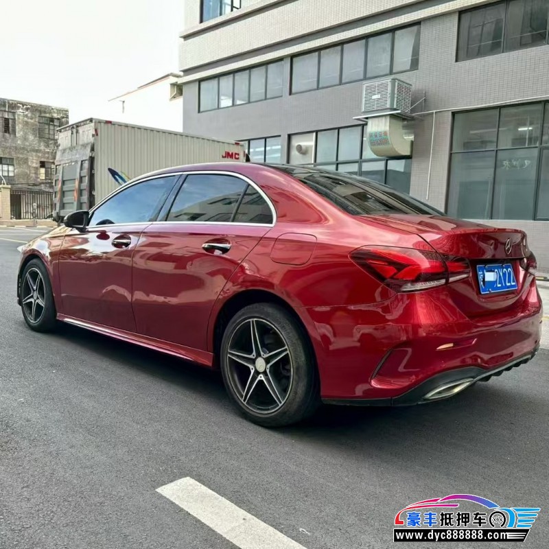 19年奔驰A轿车抵押车出售