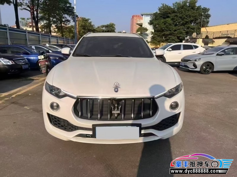 18年玛莎拉蒂莱万特轿车抵押车出售