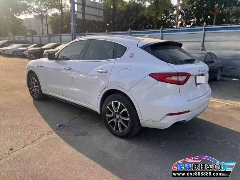 18年玛莎拉蒂莱万特轿车抵押车出售