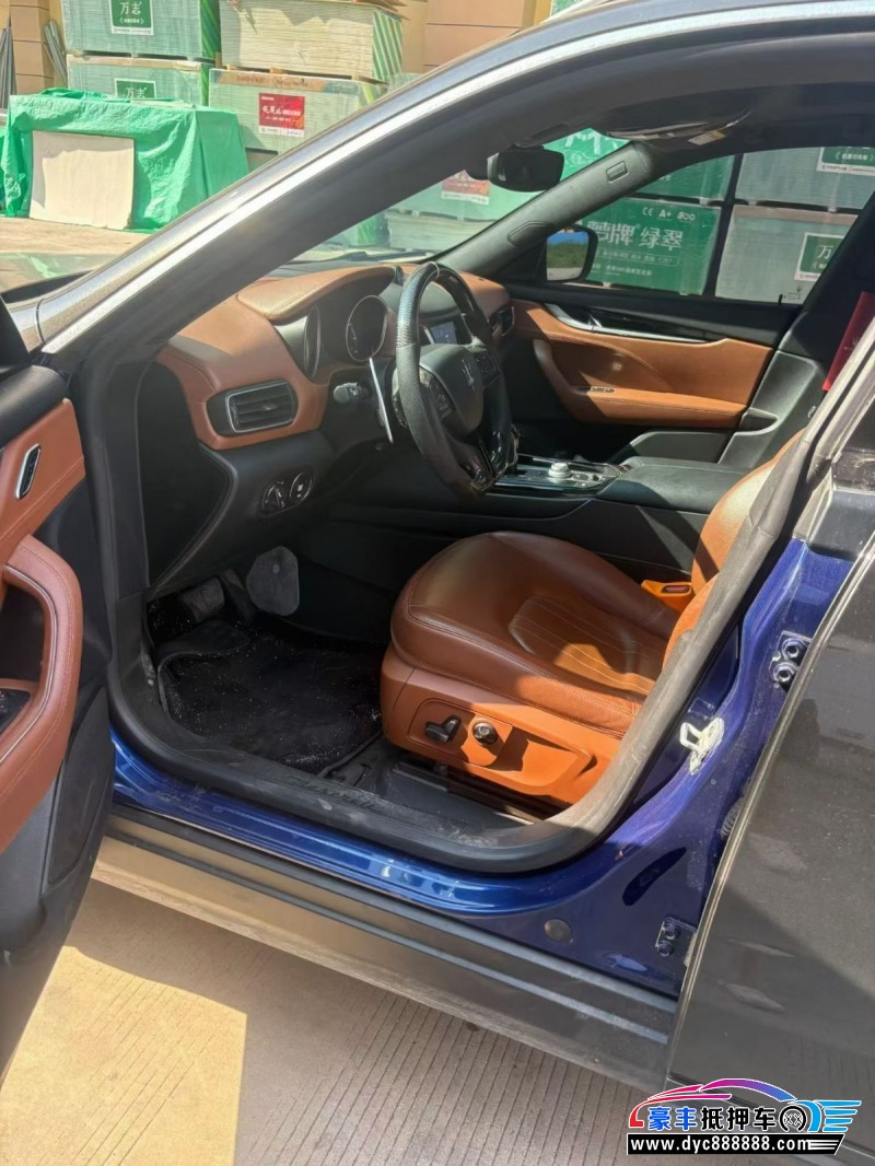 19年玛莎拉蒂莱万特轿车抵押车出售