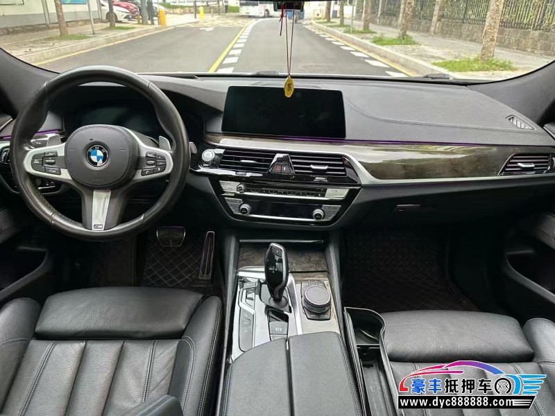 20年宝马6系轿车抵押车出售