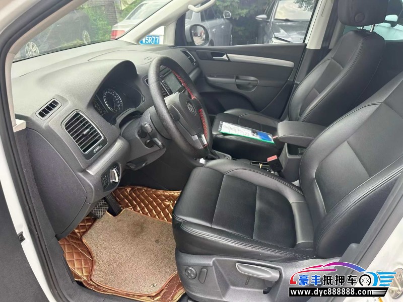 17年大众夏朗轿车抵押车出售