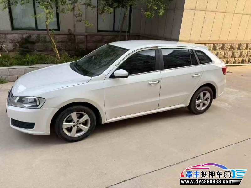 15年大众朗行轿车抵押车出售