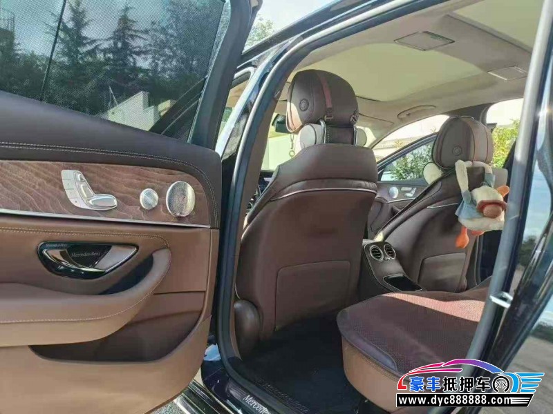 22年奔驰E轿车抵押车出售