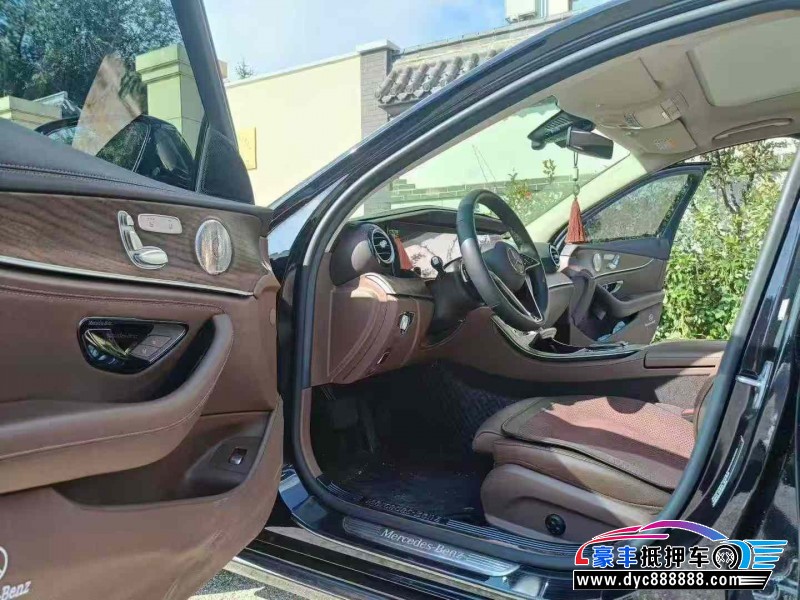 22年奔驰E轿车抵押车出售